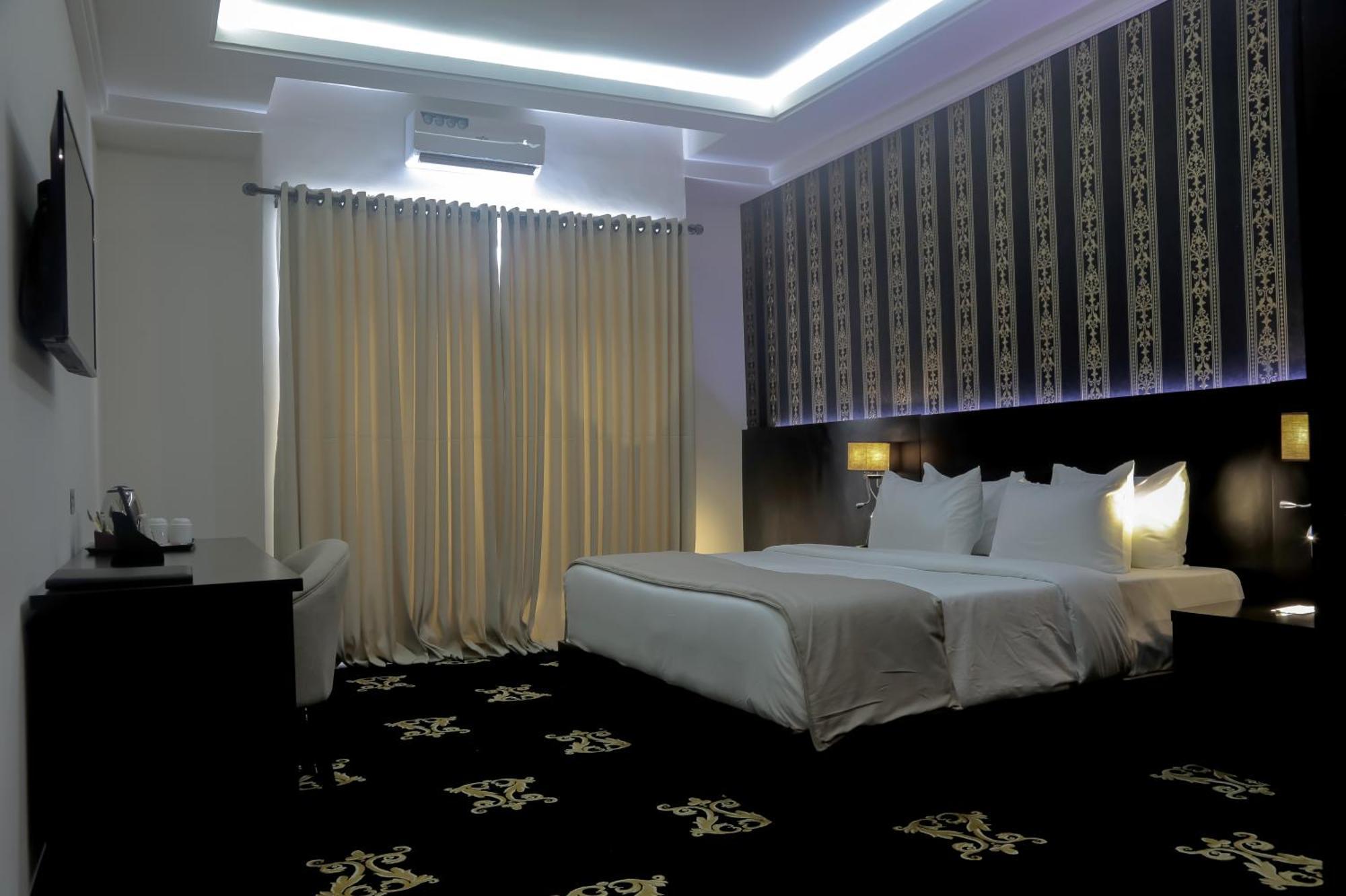 Bon Hotel Ikeja Residence エクステリア 写真